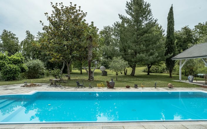 Image No.2-4 Bed House for sale