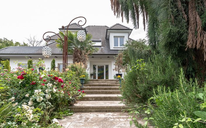 Image No.3-4 Bed House for sale