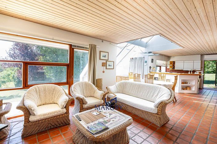 Image No.2-4 Bed House for sale