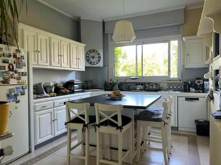 Image No.7-4 Bed House for sale