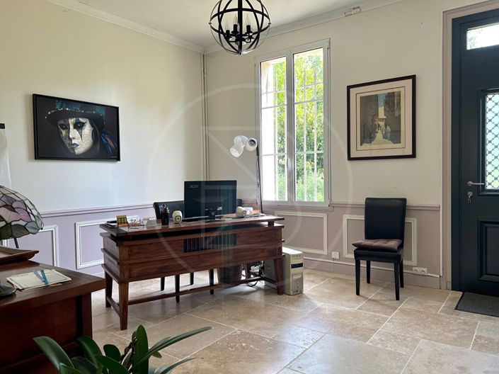 Image No.8-7 Bed House for sale