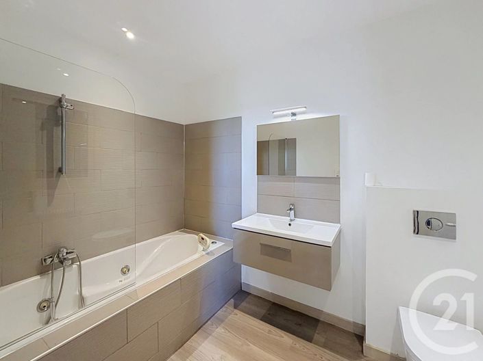 Image No.16-3 Bed House for sale