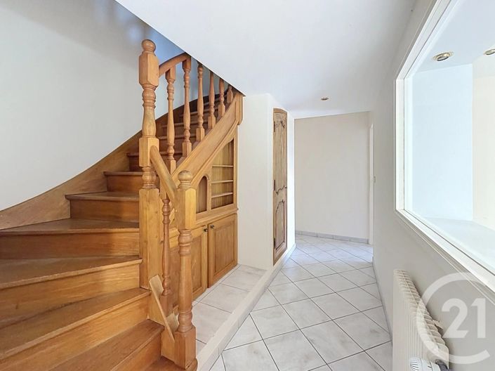 Image No.17-3 Bed House for sale