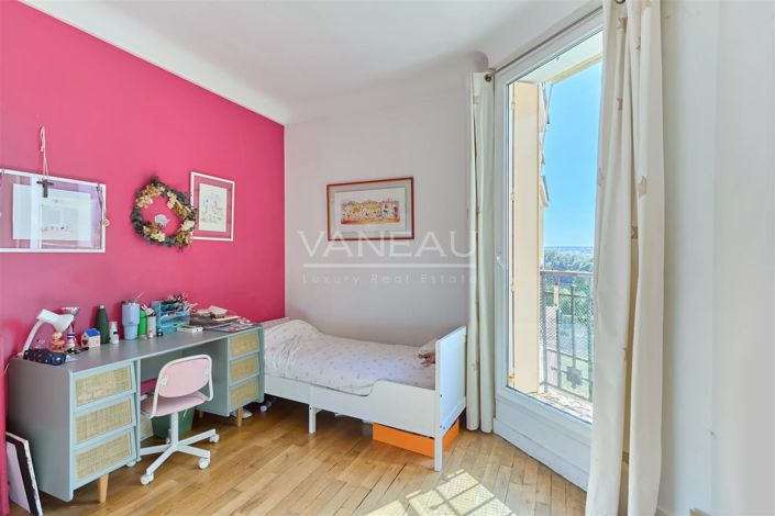 Image No.9-3 Bed Apartment for sale