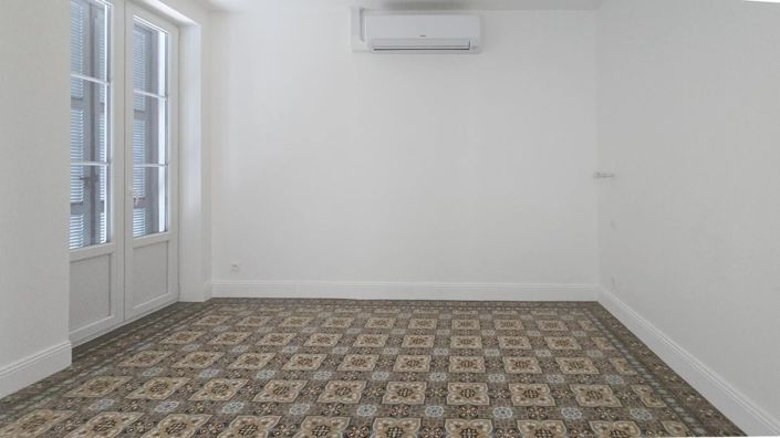 Image No.14-6 Bed House for sale