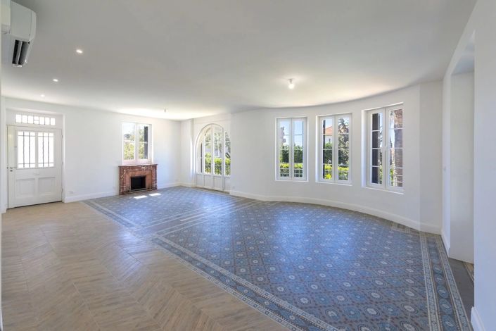 Image No.6-6 Bed House for sale