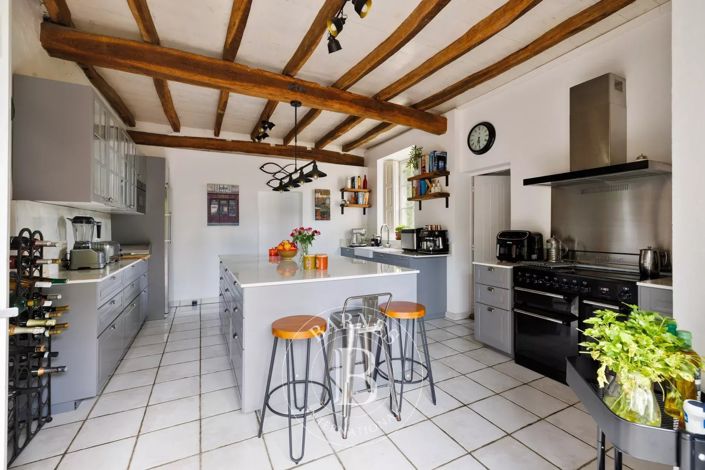 Image No.11-5 Bed House for sale