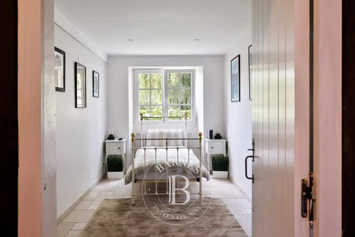 Image No.15-5 Bed House for sale