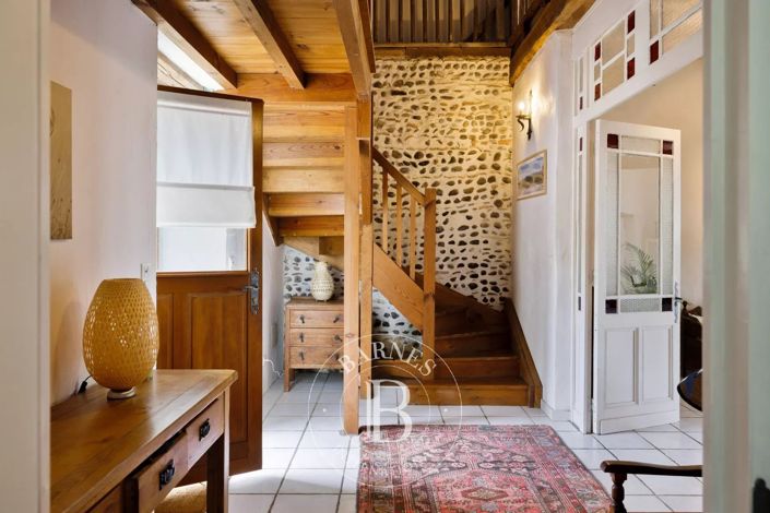 Image No.16-5 Bed House for sale