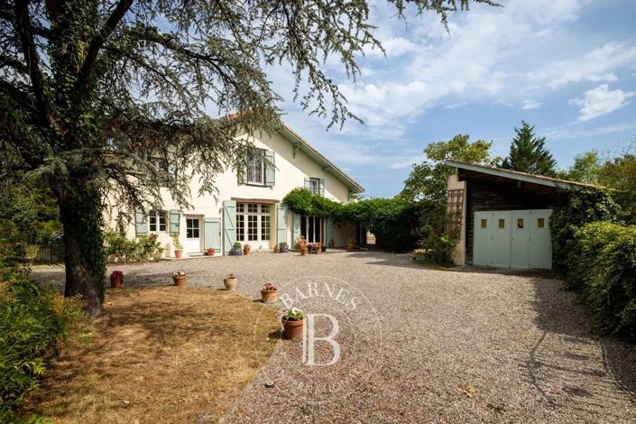 Image No.2-5 Bed House for sale