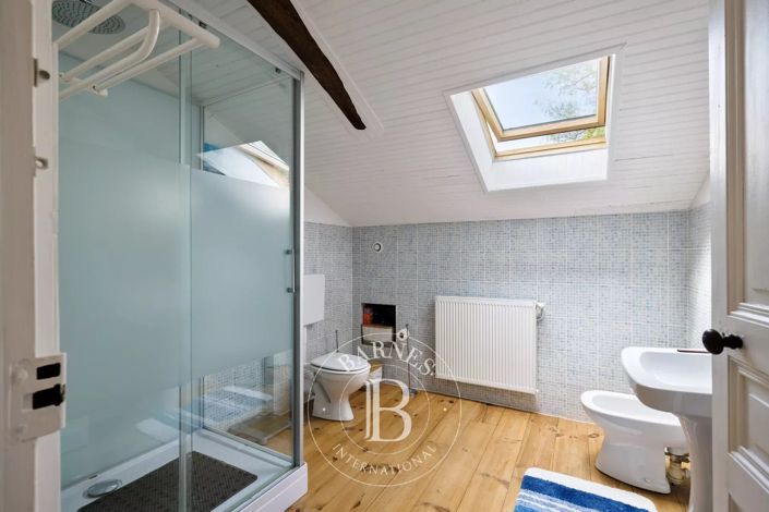 Image No.22-5 Bed House for sale