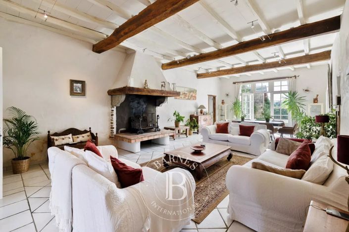 Image No.7-5 Bed House for sale