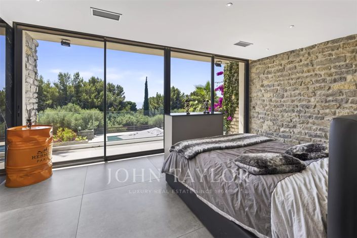 Image No.11-5 Bed House for sale