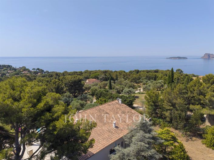 Image No.3-5 Bed House for sale