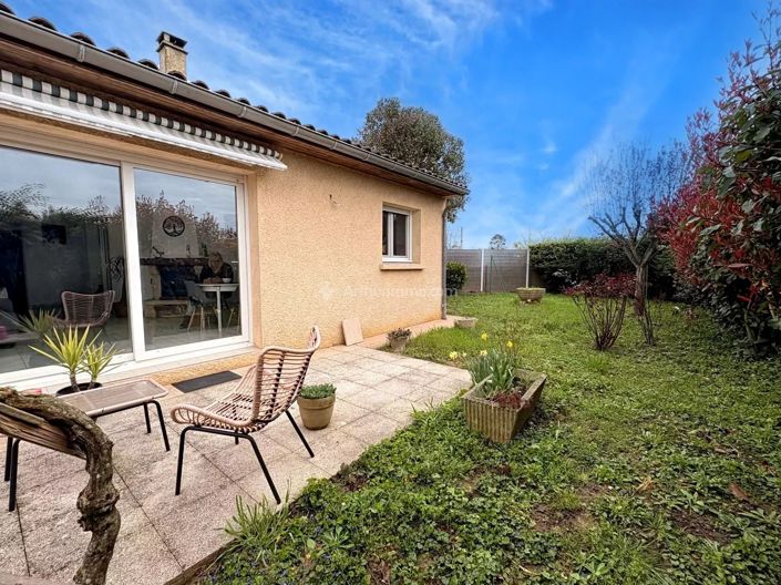 Image No.9-2 Bed House for sale