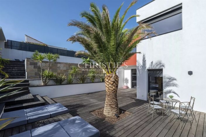 Image No.18-5 Bed House for sale