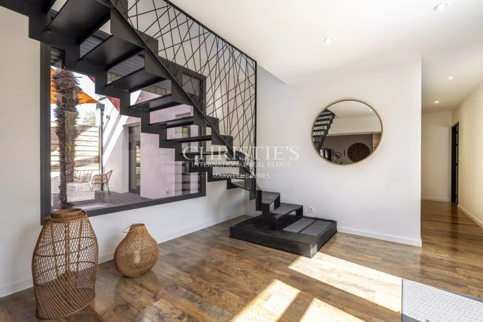 Image No.20-5 Bed House for sale