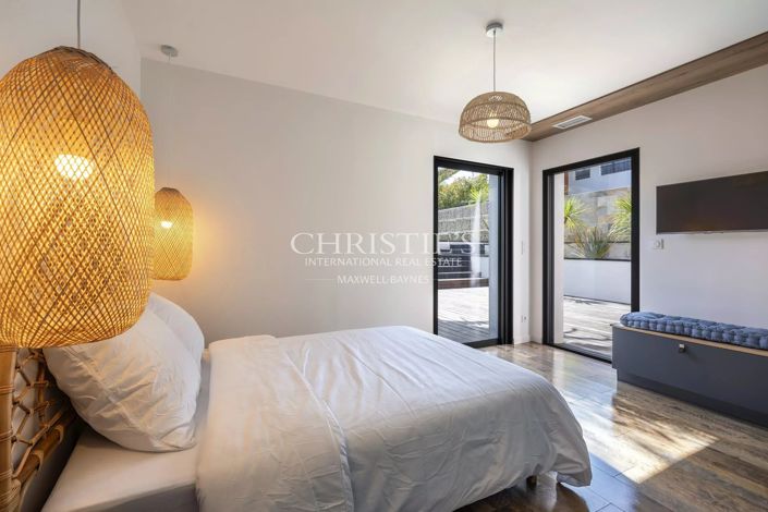 Image No.21-5 Bed House for sale