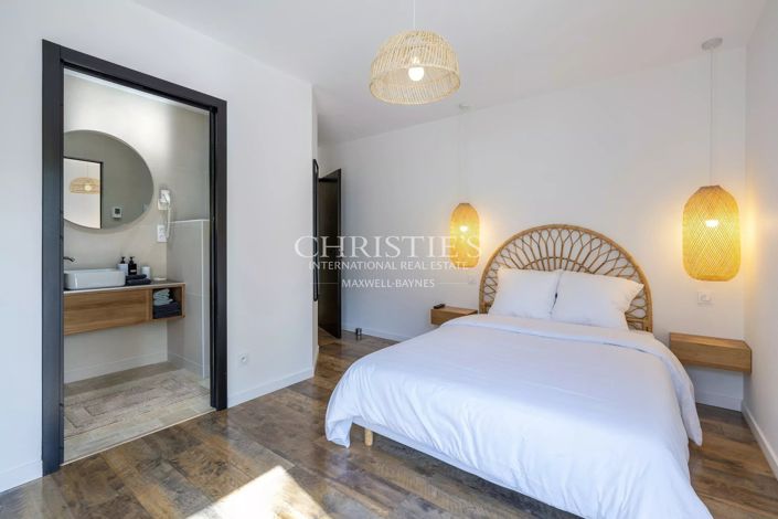 Image No.22-5 Bed House for sale