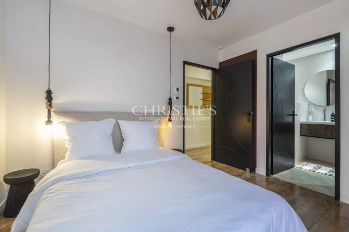 Image No.24-5 Bed House for sale