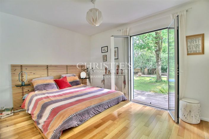 Image No.12-7 Bed House for sale