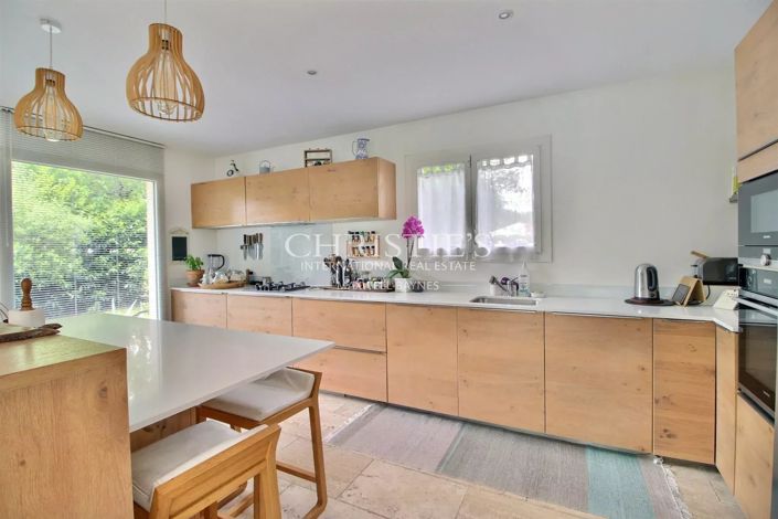 Image No.6-7 Bed House for sale