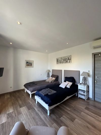 Image No.10-4 Bed House for sale
