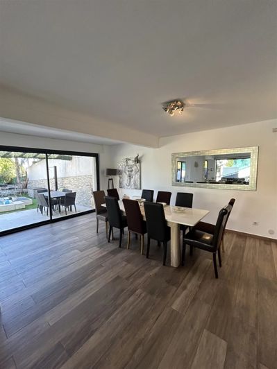 Image No.6-4 Bed House for sale