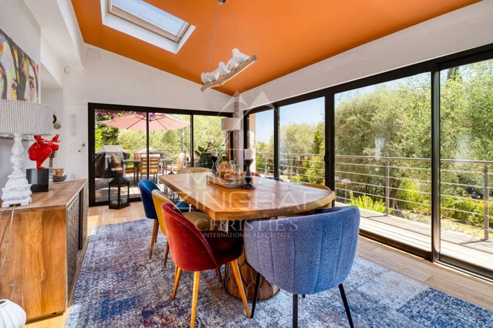 Image No.8-4 Bed House for sale
