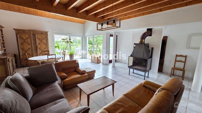 Image No.2-4 Bed House for sale