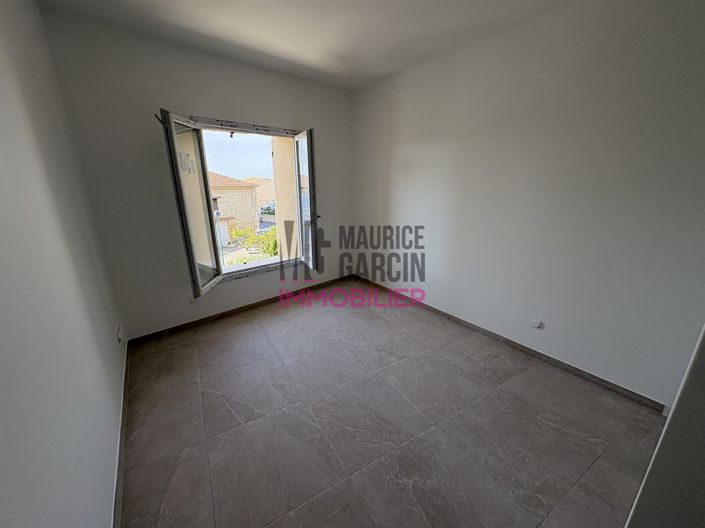 Image No.8-3 Bed Property for sale