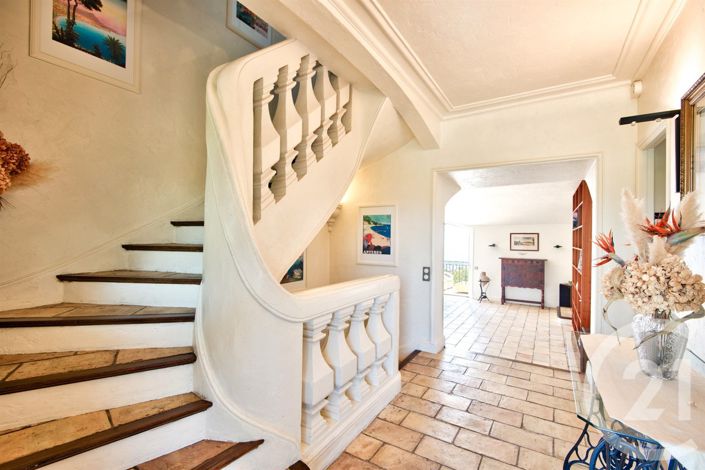 Image No.11-5 Bed House for sale
