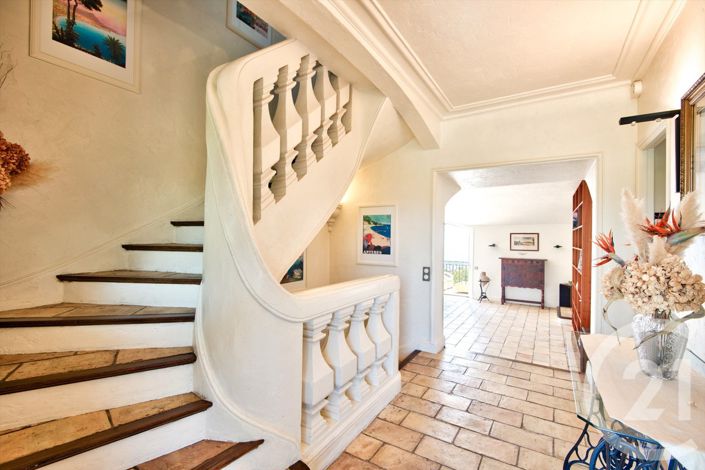 Image No.11-5 Bed House for sale