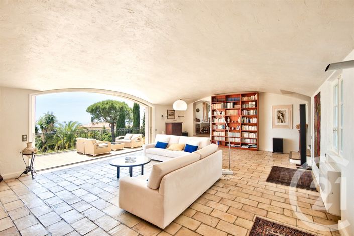 Image No.7-5 Bed House for sale