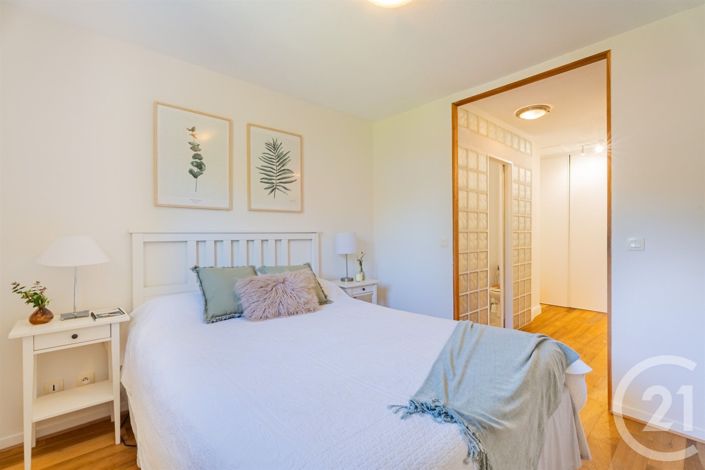 Image No.10-3 Bed Apartment for sale