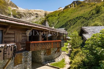 1 - Chamonix-Mont-Blanc, House