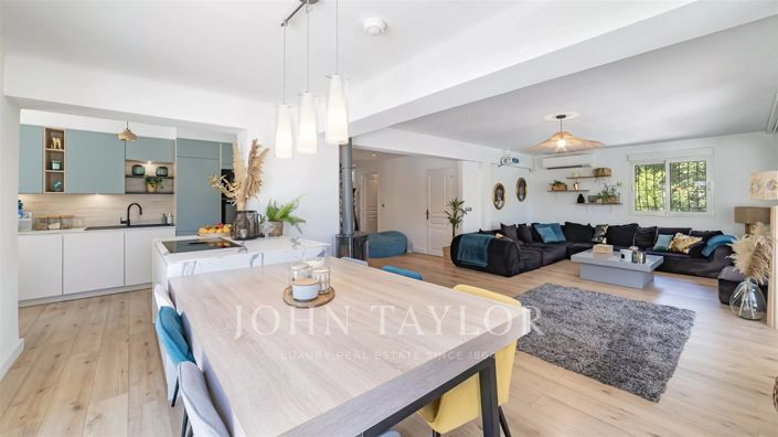 Image No.9-5 Bed House for sale
