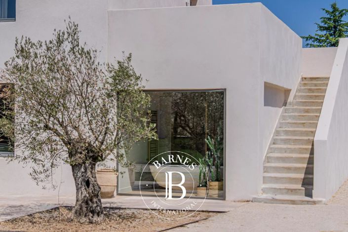 Image No.12-6 Bed House for sale