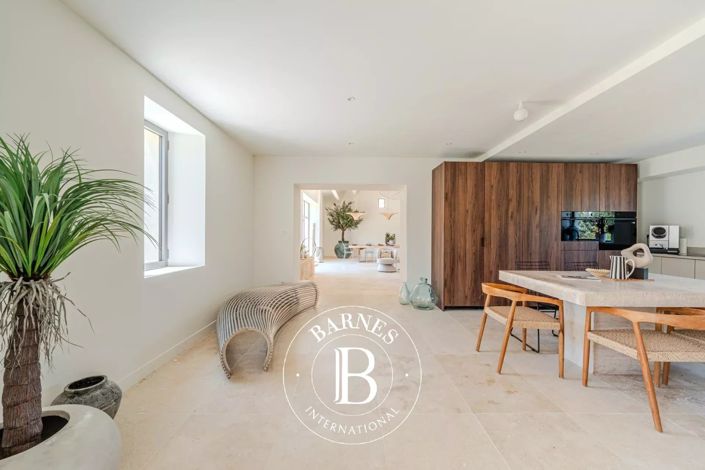 Image No.13-6 Bed House for sale