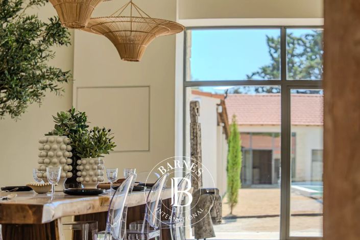 Image No.24-6 Bed House for sale