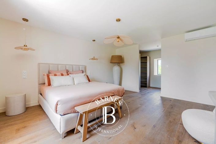 Image No.29-6 Bed House for sale