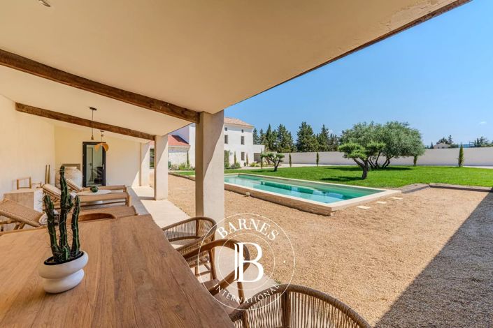 Image No.3-6 Bed House for sale