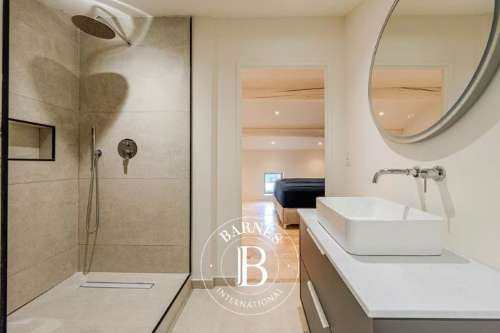 Image No.33-6 Bed House for sale
