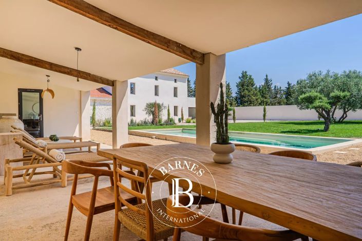 Image No.9-6 Bed House for sale