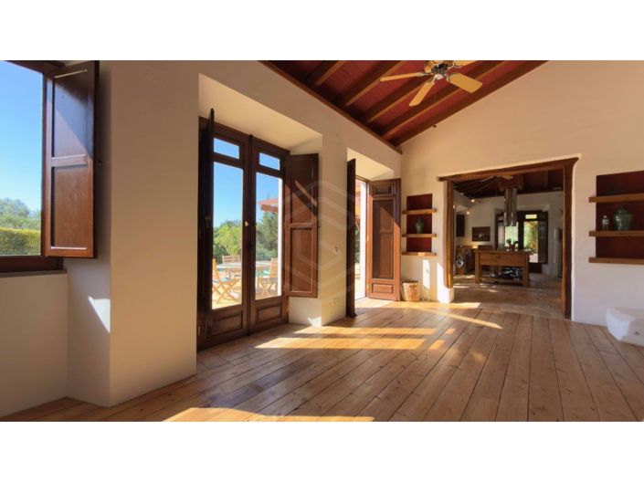 Image No.18-3 Bed House for sale