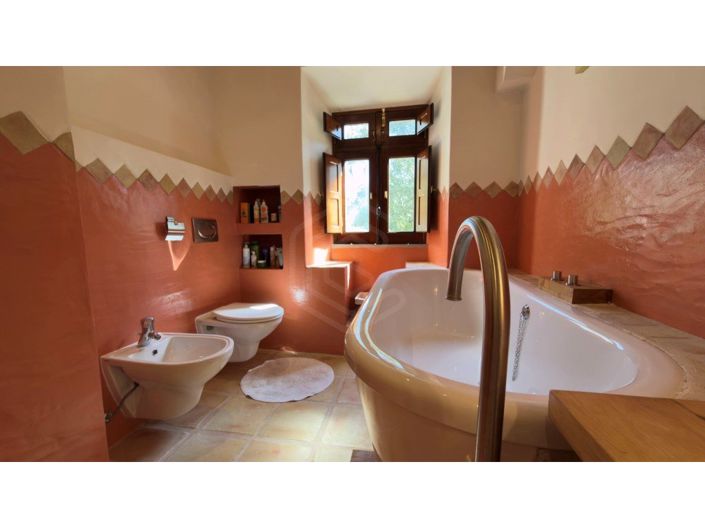 Image No.22-3 Bed House for sale