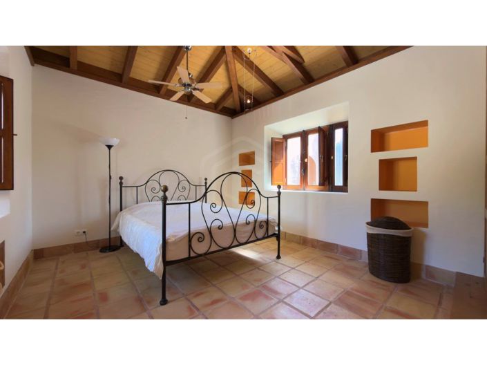 Image No.25-3 Bed House for sale
