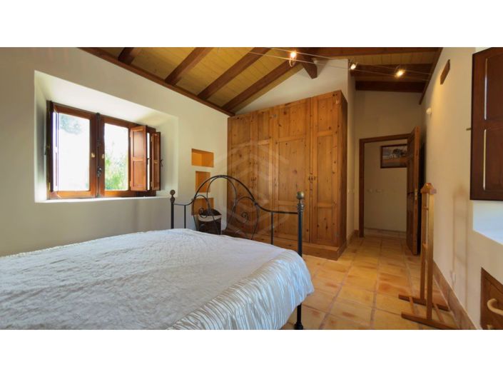 Image No.27-3 Bed House for sale
