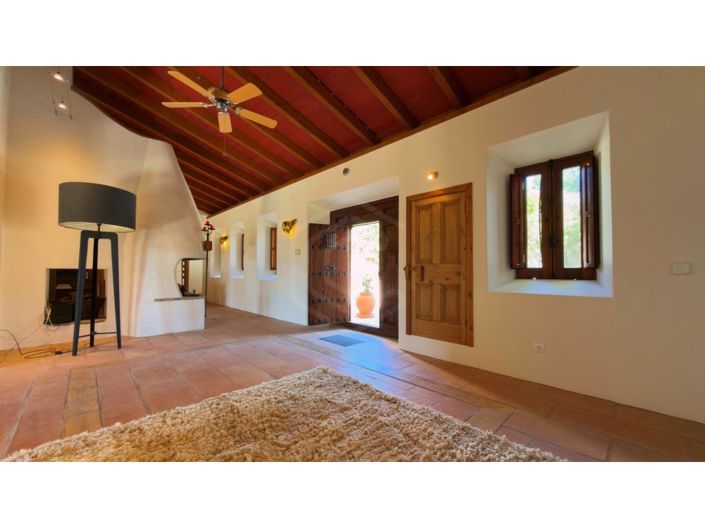 Image No.9-3 Bed House for sale