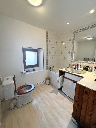 Image No.11-3 Bed House for sale
